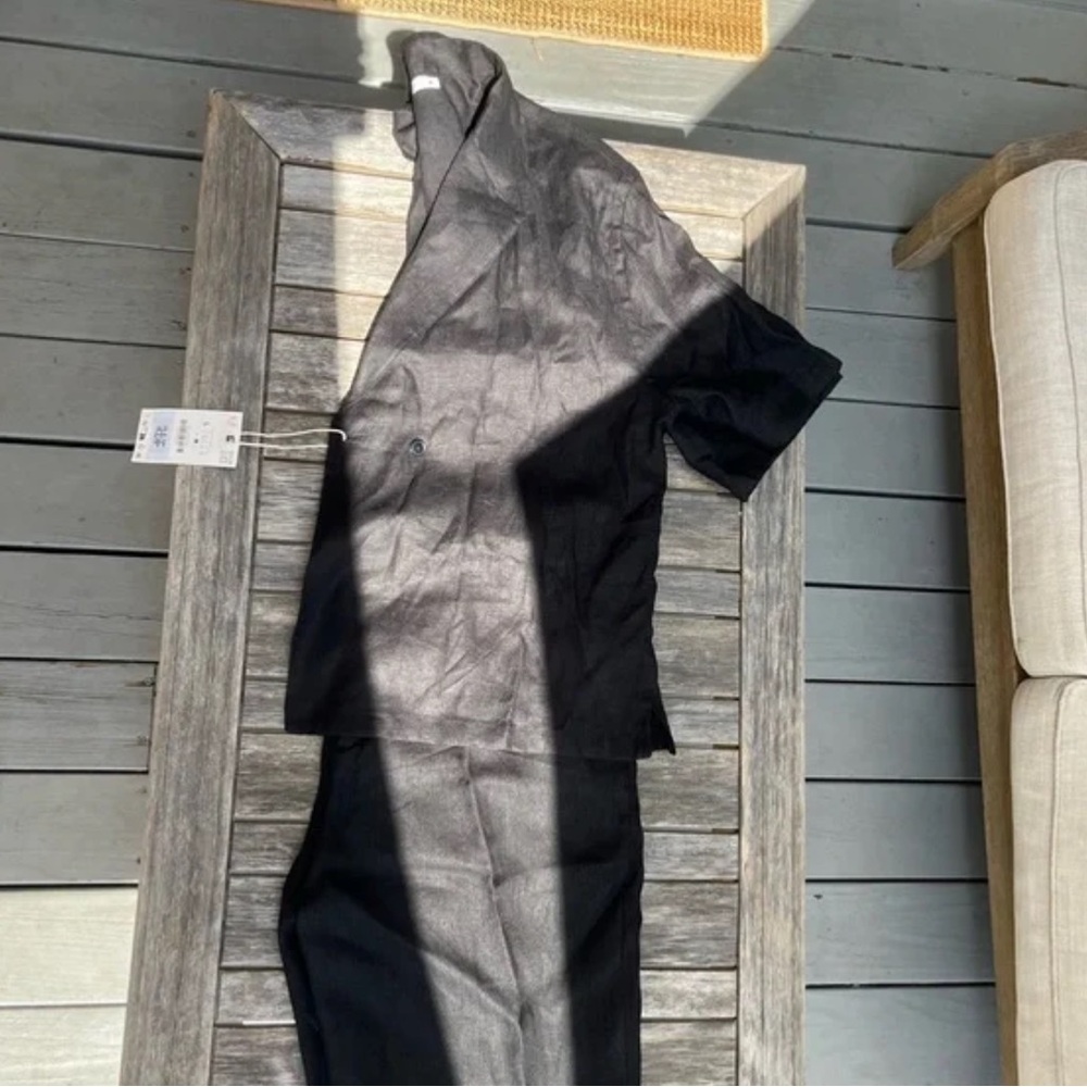Zara Men’s Linen Black linen suit